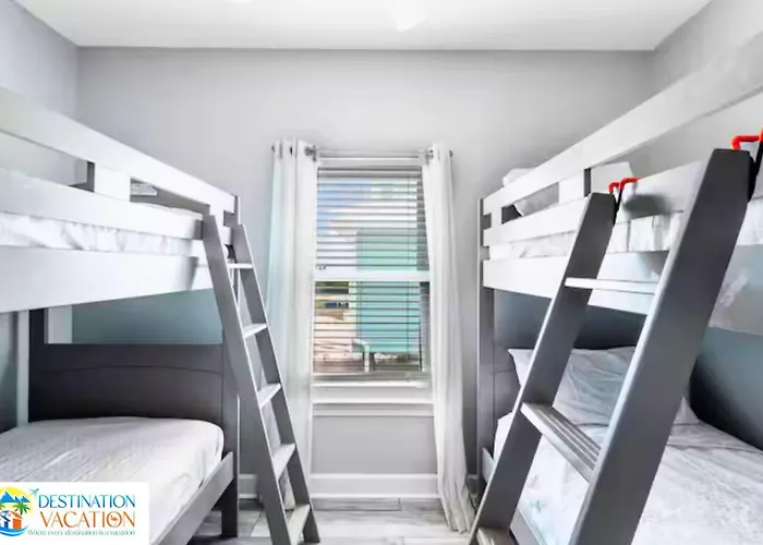 Apartment Luxury Beachfront Retreat 5br, Pool, Sleeps 12