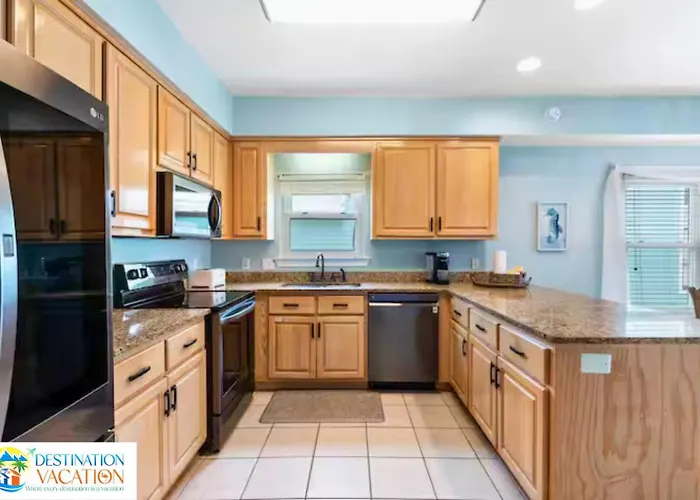 Apartment Luxury Beachfront Retreat 5br, Pool, Sleeps 12